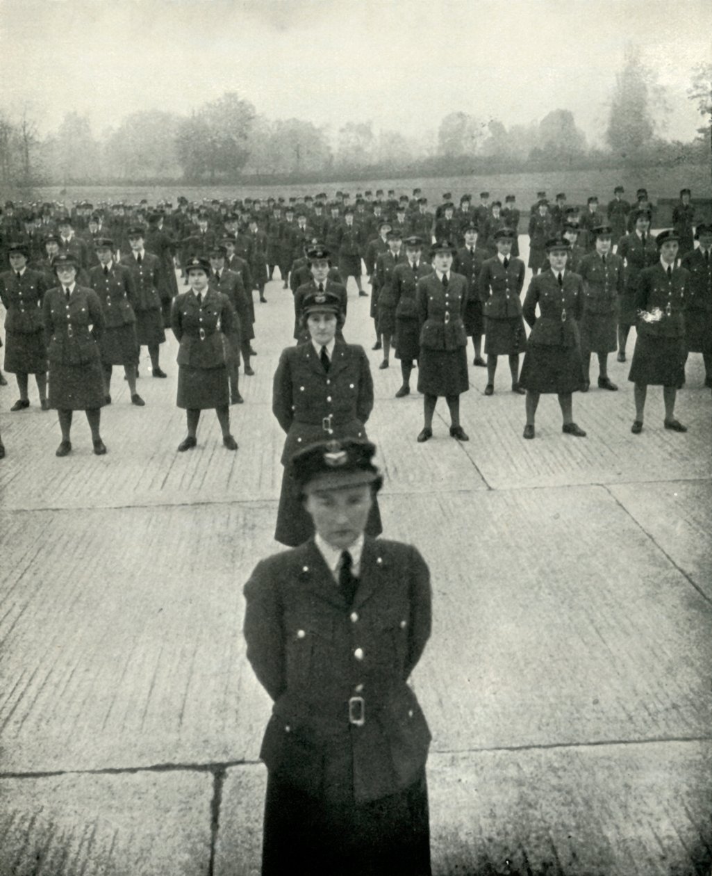 W.A.A.F. Upseerit opetuskoulussaan, n. 1943. tekijältä Cecil Beaton