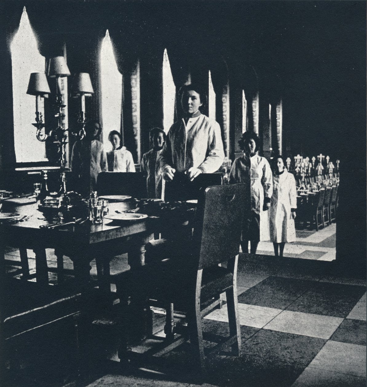 Wrenin viininhoitajat Suuren Wrenin juhlasalissa, 1941 tekijältä Cecil Beaton