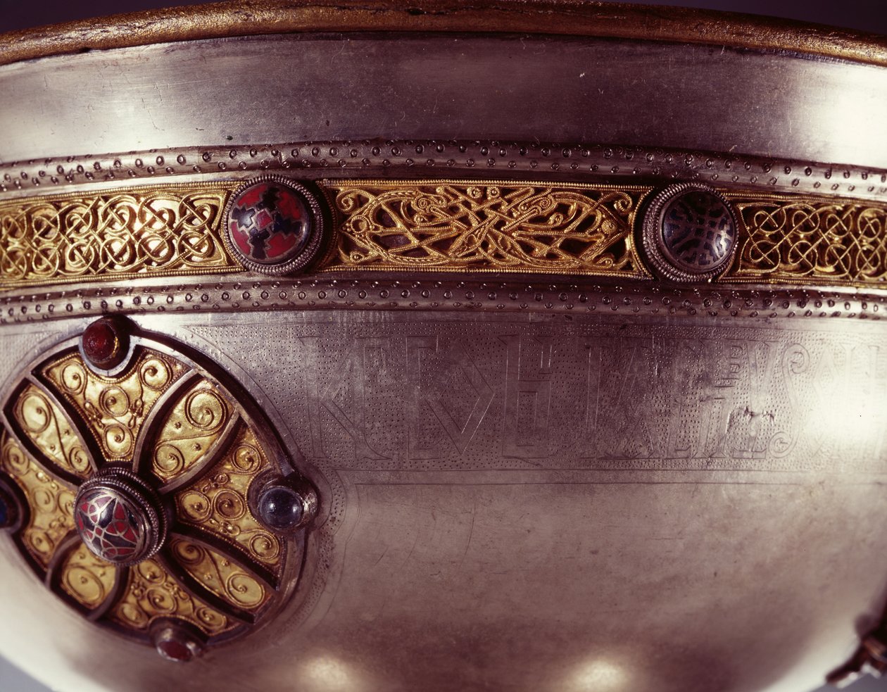 Ardagh Chalice, Reerasta, County Limerick, 800-luvun alun hopea hopeakullauksella, emali, messinki ja pronssinen yksityiskohta numerosta 228699 tekijältä Celtic