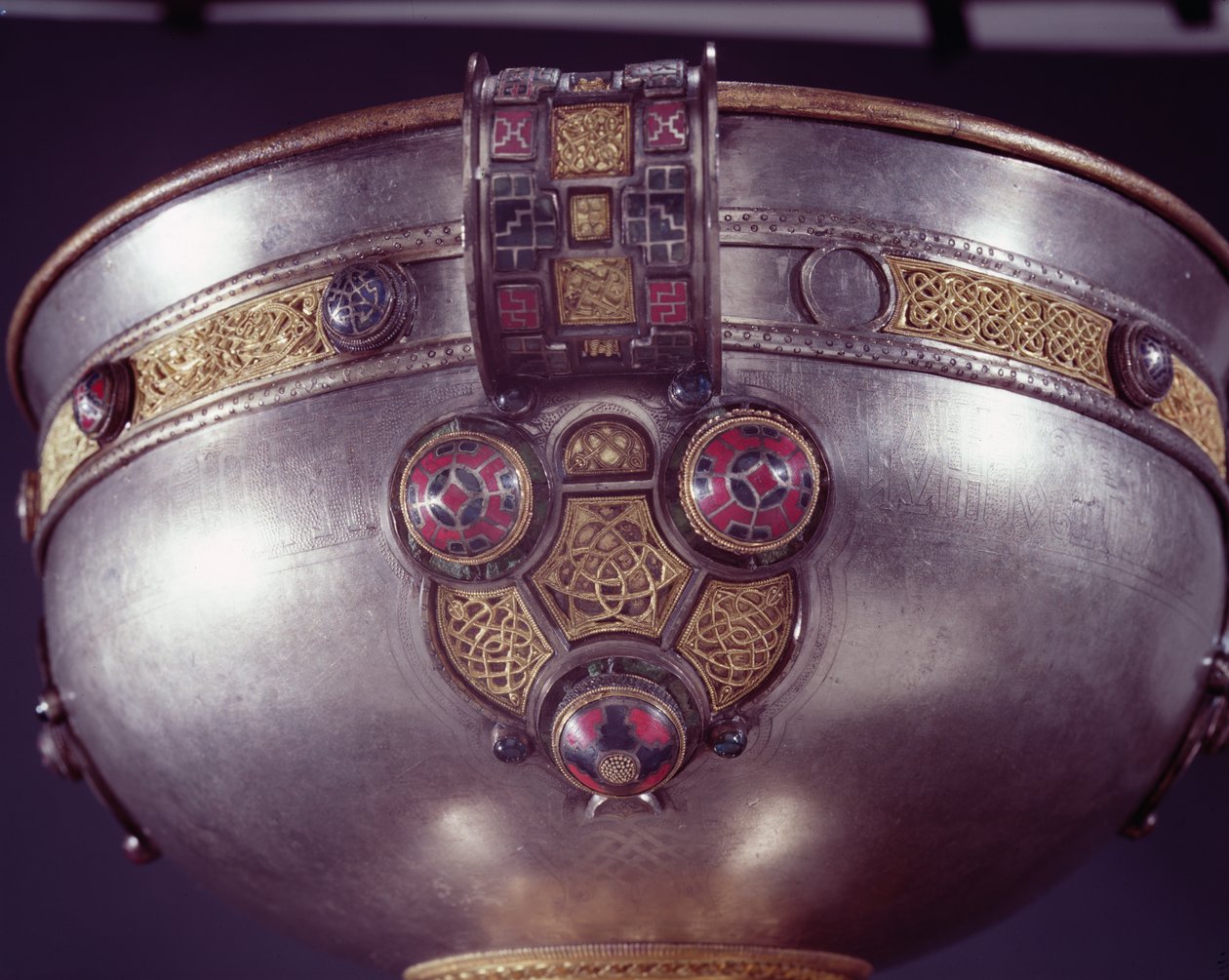 Ardagh Chalice, Reerasta, County Limerick hopea hopeakullauksella, emalilla, messingillä ja pronssilla 228699 tekijältä Celtic