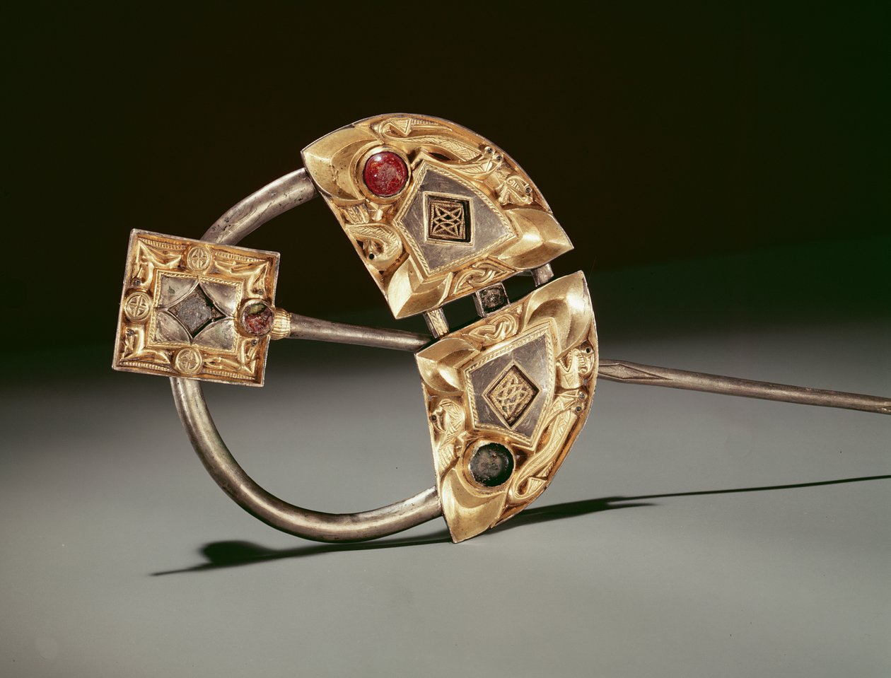 Rengaskoru, Ardagh Hoard, Reerasta, Limerickin kreivikunta, viikinkiaika (hopeakullattu) tekijältä Celtic