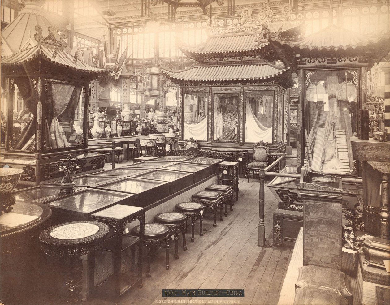 Kiinan osa - Päärakennus, Philadelphia Centennial Exposition tekijältä Centennial Photographic Co.
