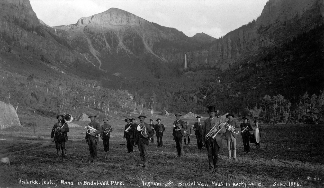 Telluride bändi Bridal Veil Parkissa Ingramissa ja Bridal Veil Fallsissa, 1886 (bw kuva) tekijältä Charles Goodman