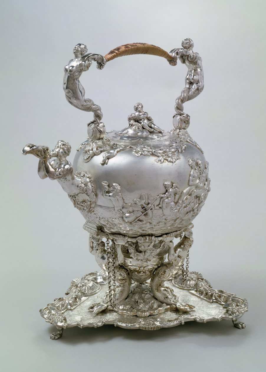 Vedenkeitin ja teline, C.Kandler, Lontoo, 1730 (hopea) tekijältä Charles Kandler