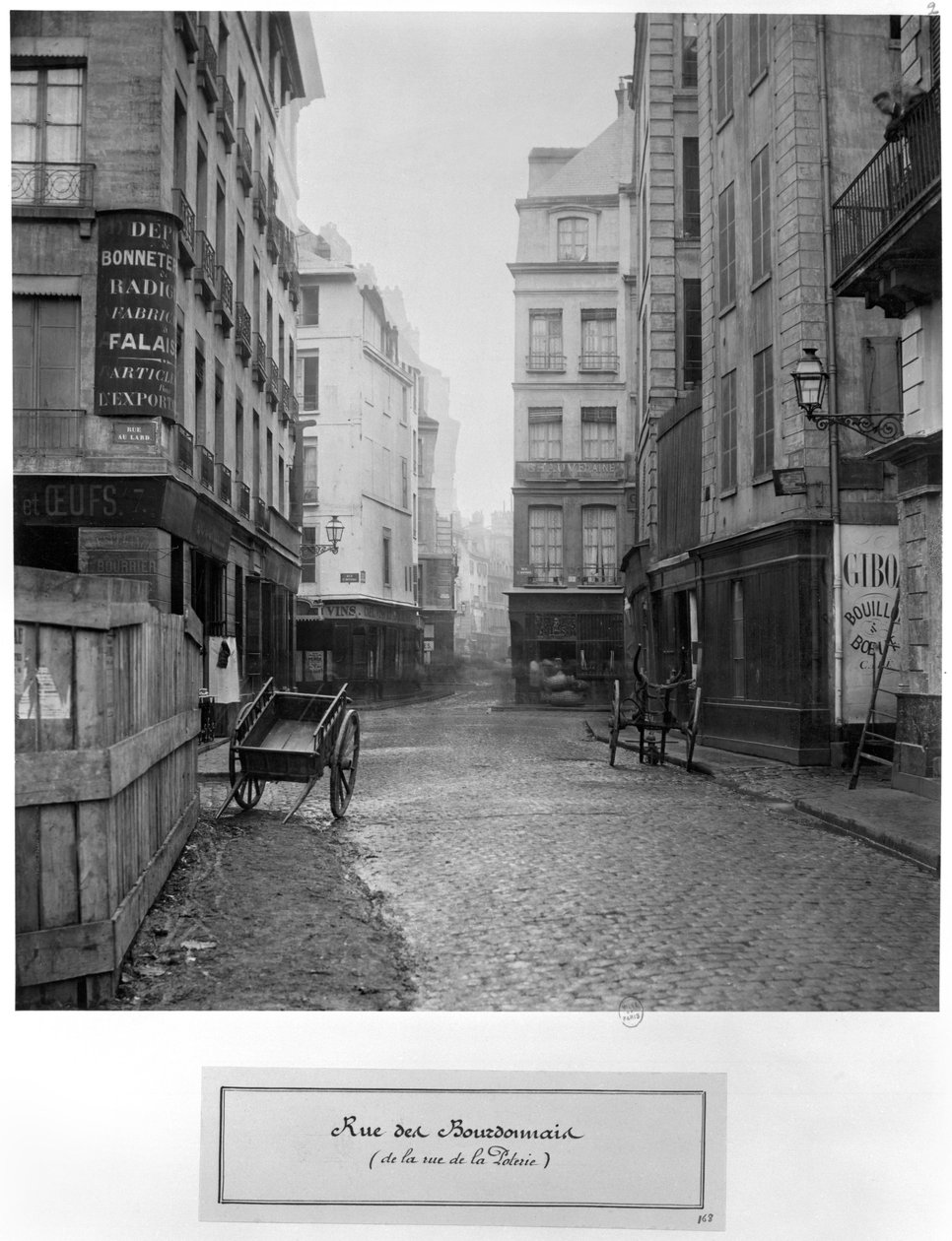Rue des Bourdonnais (rue de la Poteriesta) Paris 1858-78 tekijältä Charles Marville