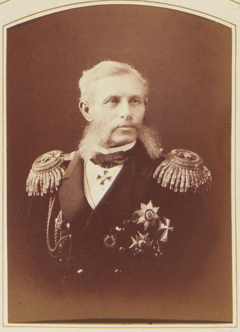 Amiral Grigory Butakov, pere des tactiques navales a vapeur - Muotokuva amiraali Grigory Ivanovich Butakovista (1820-1882), Bergamasco, Charles (Karl) (1830-1896). Albumin valokuva tekijältä Charles Bergamasco