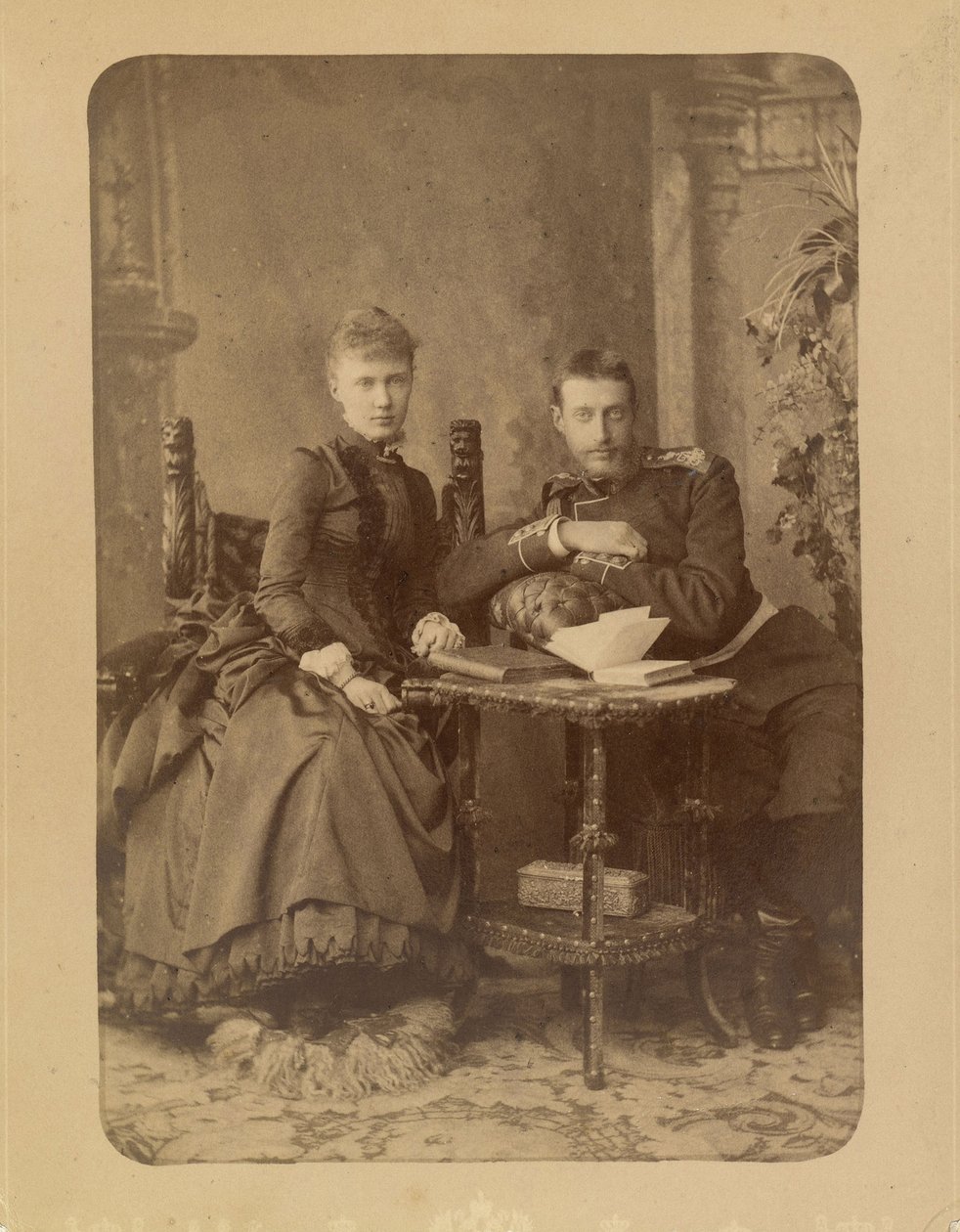 Konstantinos Konstantinovitš ja Venäjän Elisabeth Mavrikievna (s. Saksi Altenburgin prinsessa Elisabeth) - Venäjän suurruhtinas Konstantin Konstantinovitš (1858-1915) ja Venäjän suurherttuatar Elizaveta Mavrikievna (1865-1927), kirjoittanut Bergamasc tekijältä Charles Bergamasco