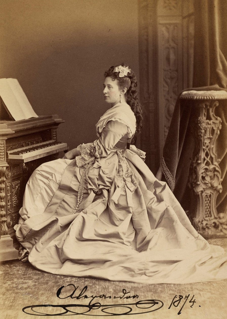 Saksi-Altenburgin suurherttuatar Alexandra Iosifovnan (1830-1911) muotokuva tekijältä Charles Bergamasco