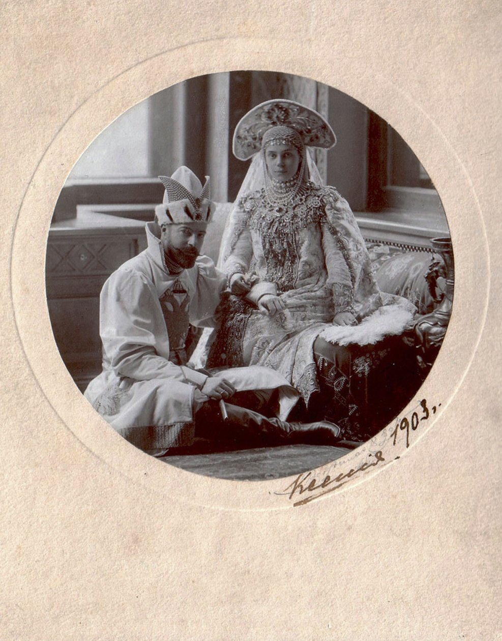 Venäjän suurruhtinas Aleksanteri Mihailovitš ja Venäjän suurherttuatar Xenia Aleksandrovna, 1903 tekijältä Charles Bergamasco