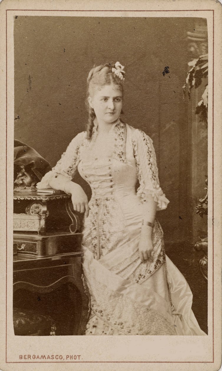 Oopperalaulaja Caroline Sallan muotokuva Caroline Louise de Septavaux n. 1880. tekijältä Charles Bergamasco