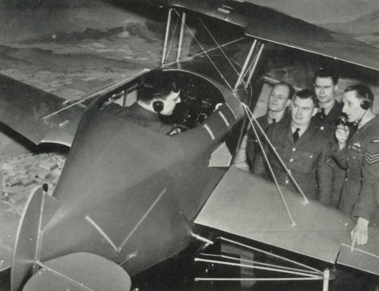 RAF-henkilöstö oppi lentämään lentosimulaattorilla toisen maailmansodan aikana, 1941. tekijältä Charles Brown