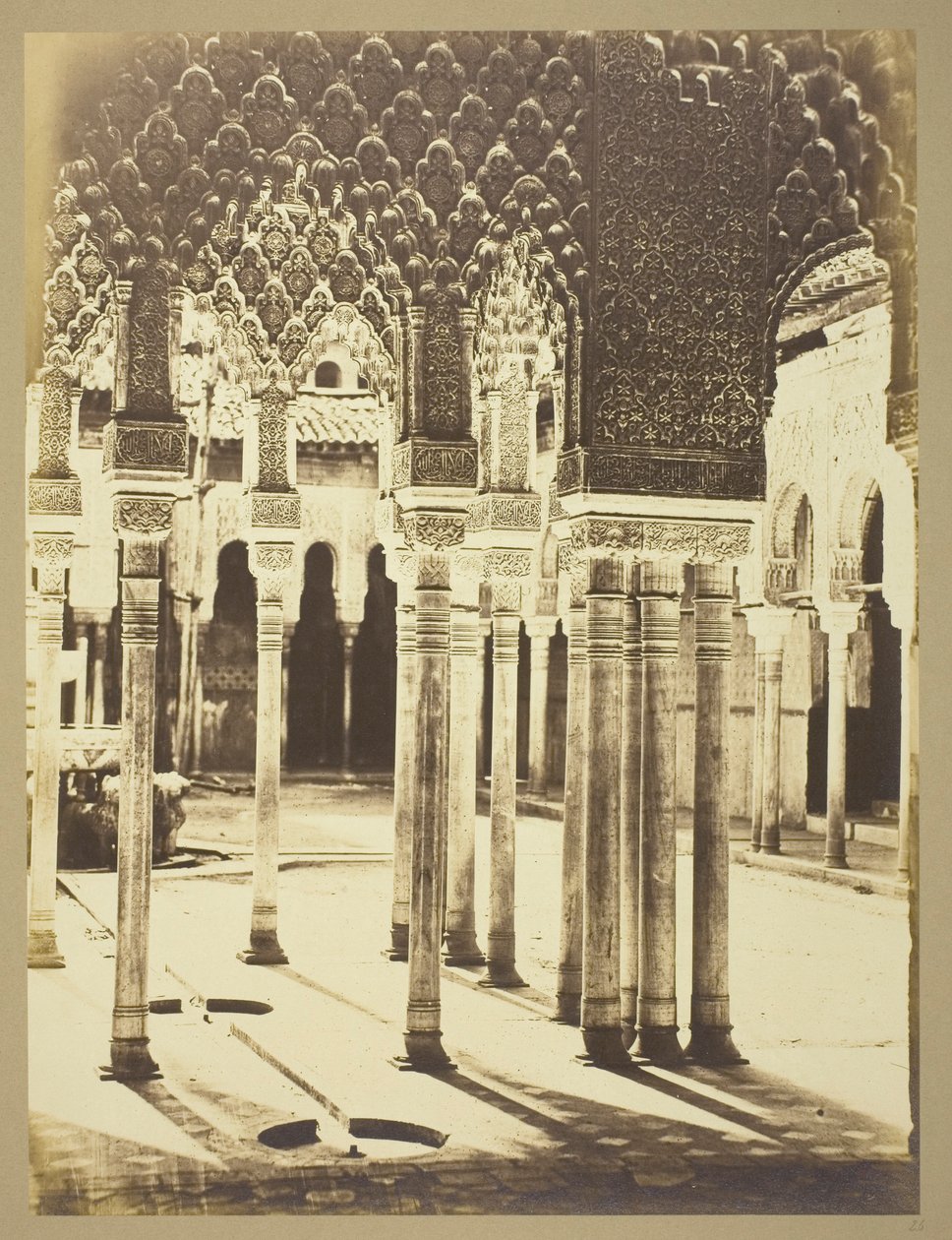 Lionien sisäänkäynti, Alhambra tekijältä Charles Clifford