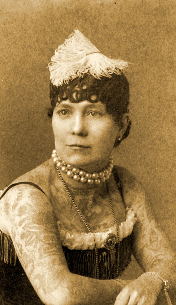 Nora Hildebrandtin muotokuva n. 1895 tekijältä Charles Eisenmann