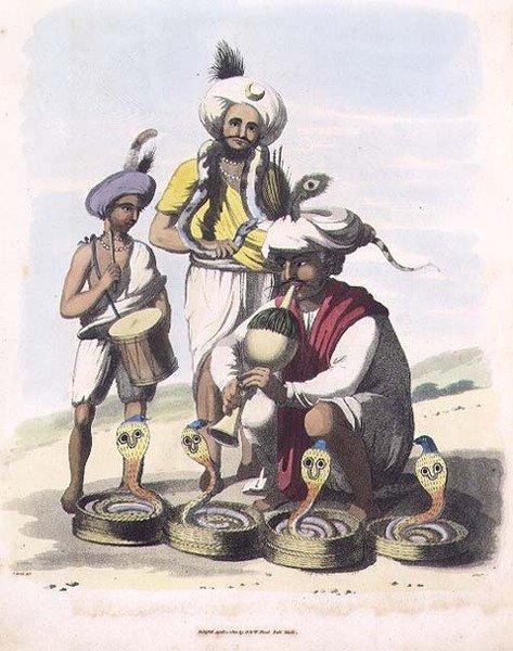 Snake Charmers lähellä Manuparin kylää, Oriental Drawingsin levy 24, kaiverrus William Ellis (1747-1810) pub. 1806 (akvatinta) tekijältä Charles Emilius (after) Gold