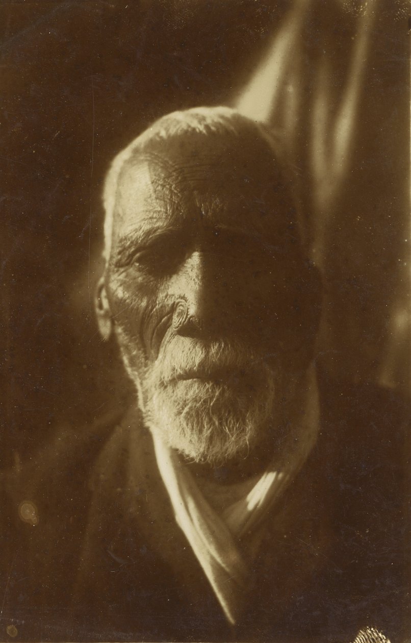 Muotokuva, n. 1910 (hopeagelatiiniprintti) tekijältä Charles Frederick Goldie