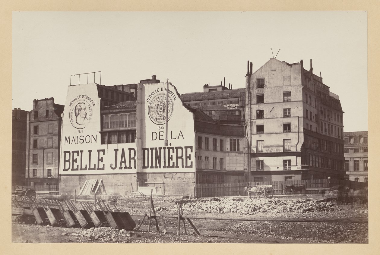 La Belle Jardinère: Rue de la Cité -kadulla sijainnut myymälä sen purkamisen aikana, Pariisi tekijältä Charles Marville