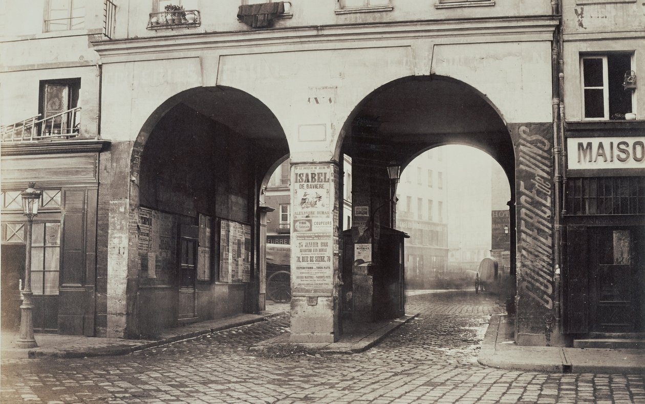 Les Deux-Portes. Näkymä Rue des Innocentsilta kohti Rue de la Ferronnerieta tekijältä Charles Marville