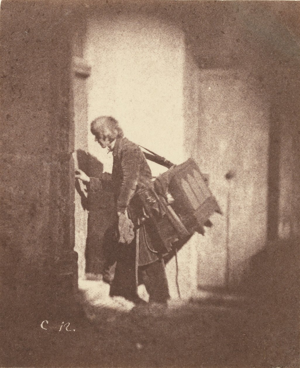 [Organ Grinder, 21, quai Bourbon, Ile Saint-Louis, Pariisi]. tekijältä Charles Nègre