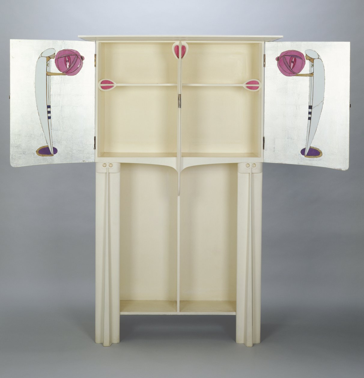 Huonekalut ja erilaiset esineet 1100- ja 1300-luvuilta tekijältä Charles Rennie Mackintosh