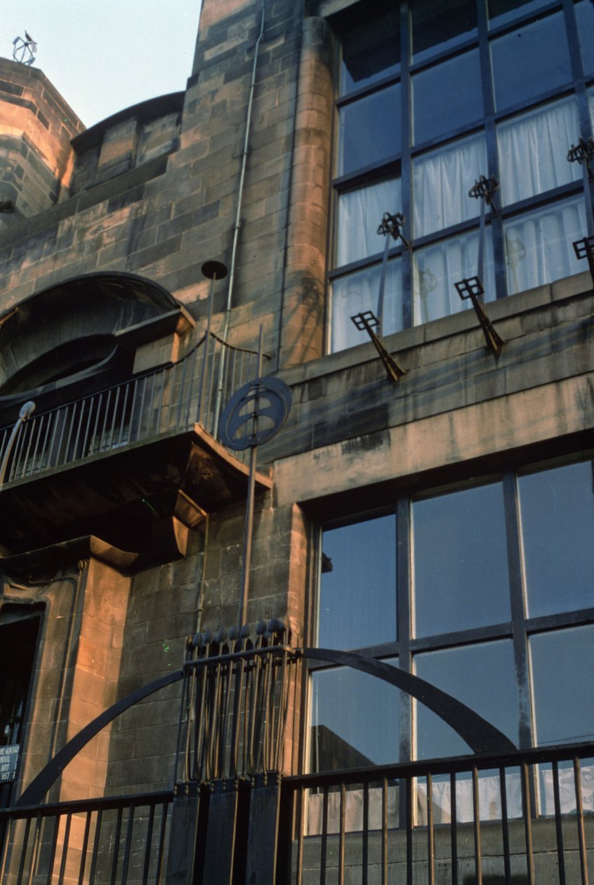 Yksityiskohta pohjoisen julkisivun raudoituksesta, rakennettu 1897-99 kuva tekijältä Charles Rennie Mackintosh
