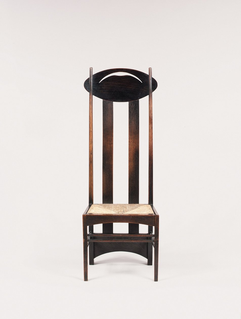 Korkea selkänojallinen sivutuoli Argyle Street Tea Roomsille, Glasgow tekijältä Charles Rennie Mackintosh