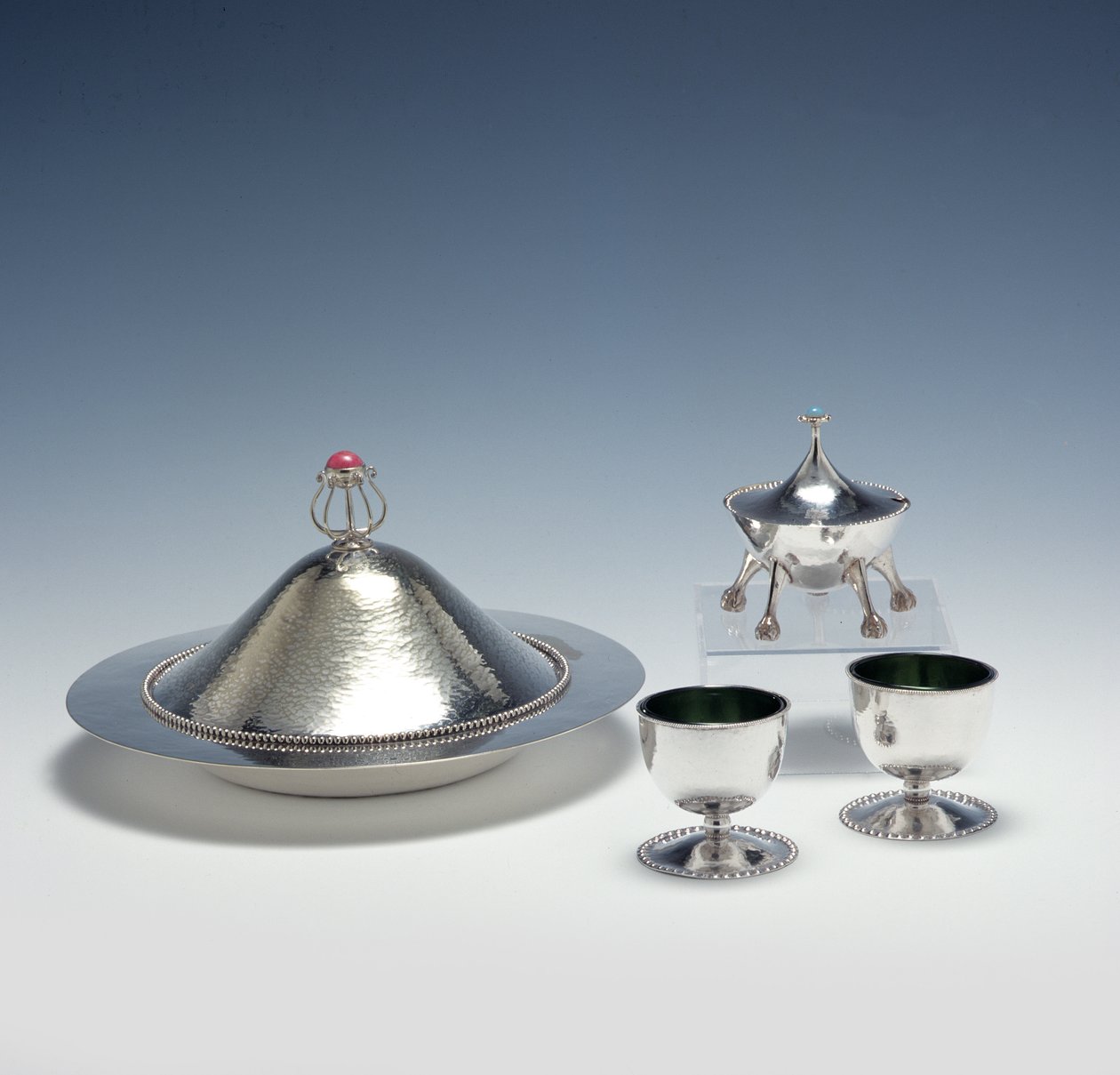 Metallityöt, 1893-1907 tekijältä Charles Robert Ashbee