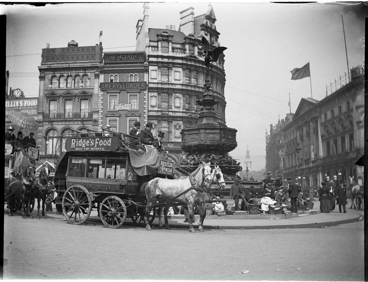 Shaftesbury Memorial Fountain, Piccadilly Circus, City of Westminster, Lontoo, 1895-1905. tekijältä Charles William Prickett