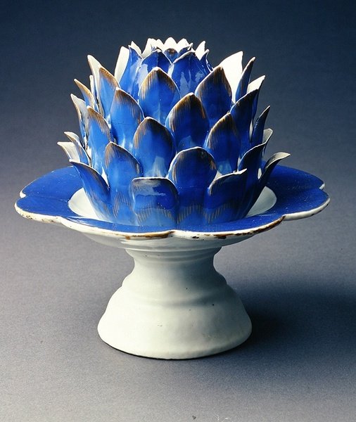 Kasvismuotoinen ruokakuppi, kansi ja tazza, Jiaqingin kausi (1796-1820) n.1800 (posliini) (ks. myös 314544). tekijältä Chinese School