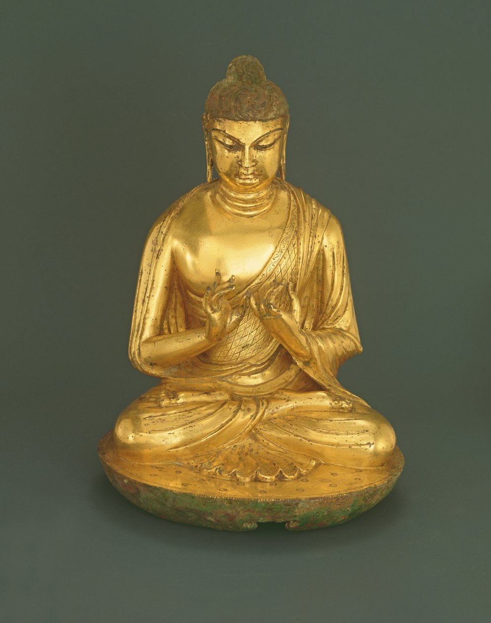 Buddha Vairocana (Dari), Tang-dynastia (618-907), 800-luvun alku (kullattua lyijyä pronssia) tekijältä Chinese School