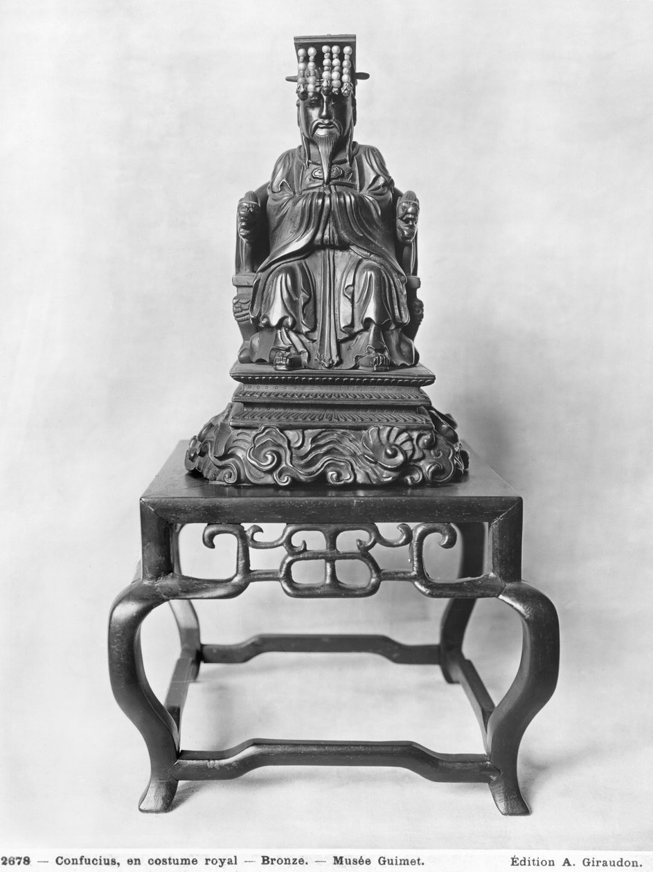 Kungfutsen (551-479 eKr.) patsas mandariinina, Qing-dynastia (1644-1912) (pronssi) (katso myös 186277) tekijältä Chinese School