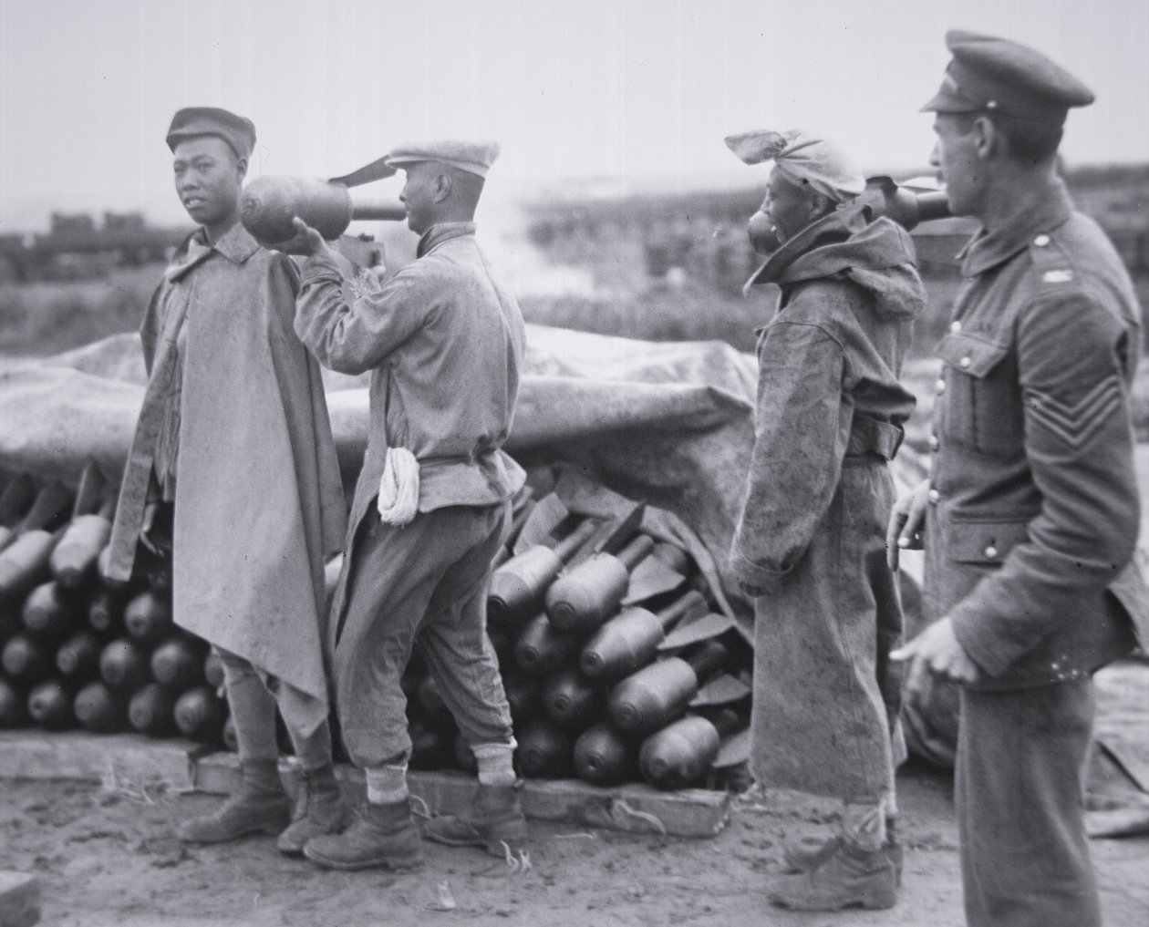Kiinan yksikkö varastoi ilmapommeja ammusvarastoon Ranskassa tekijältä Chinese Photographer