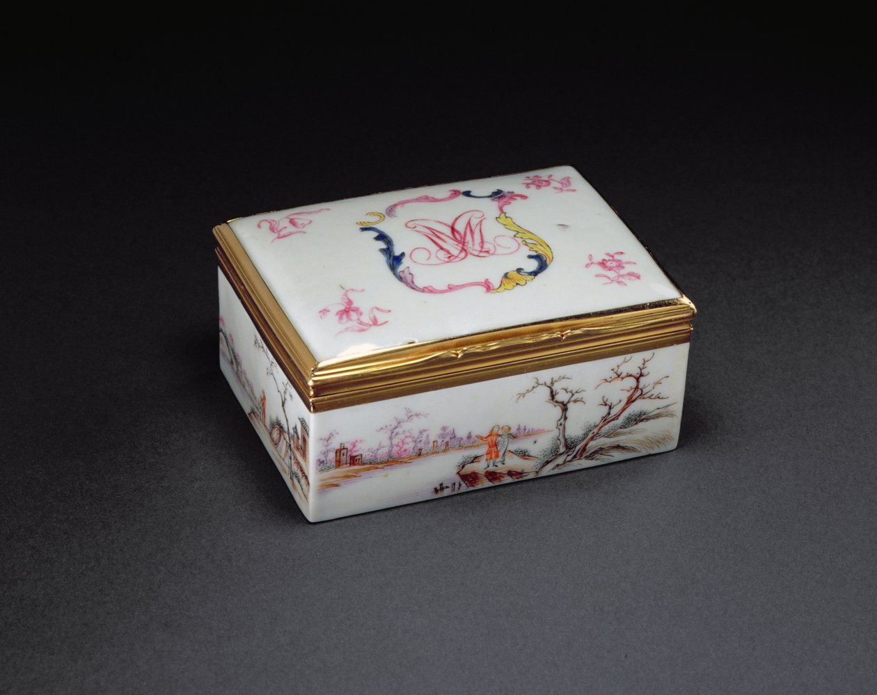 Monogrammed nuuskalaatikko, Qianlong-kausi (1736-1795) n. 1750 (posliini) tekijältä Chinese School
