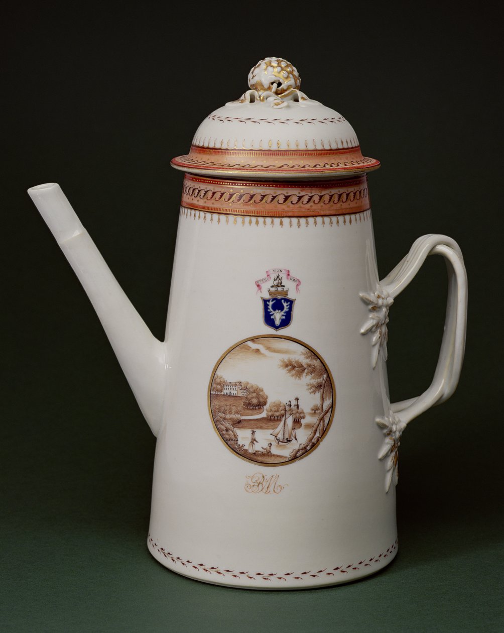 Armorial Coffee Pot, Machenzien käsivarret, n. 1790 (posliini) tekijältä Chinese School
