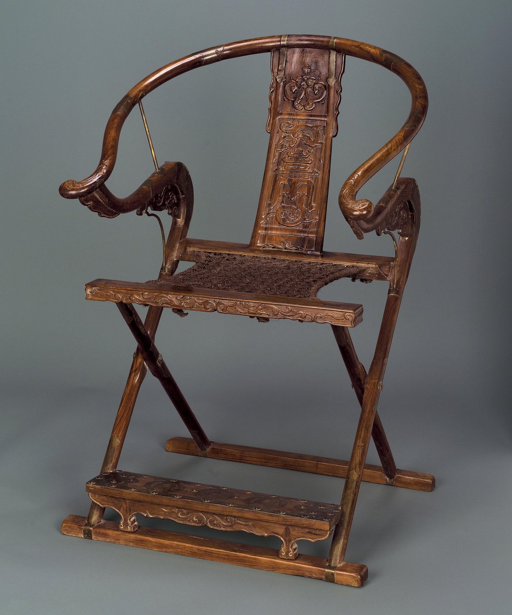 Tuoli (taitettava), Ming-dynastia, 1600-50 (ruusupuu) tekijältä Chinese School