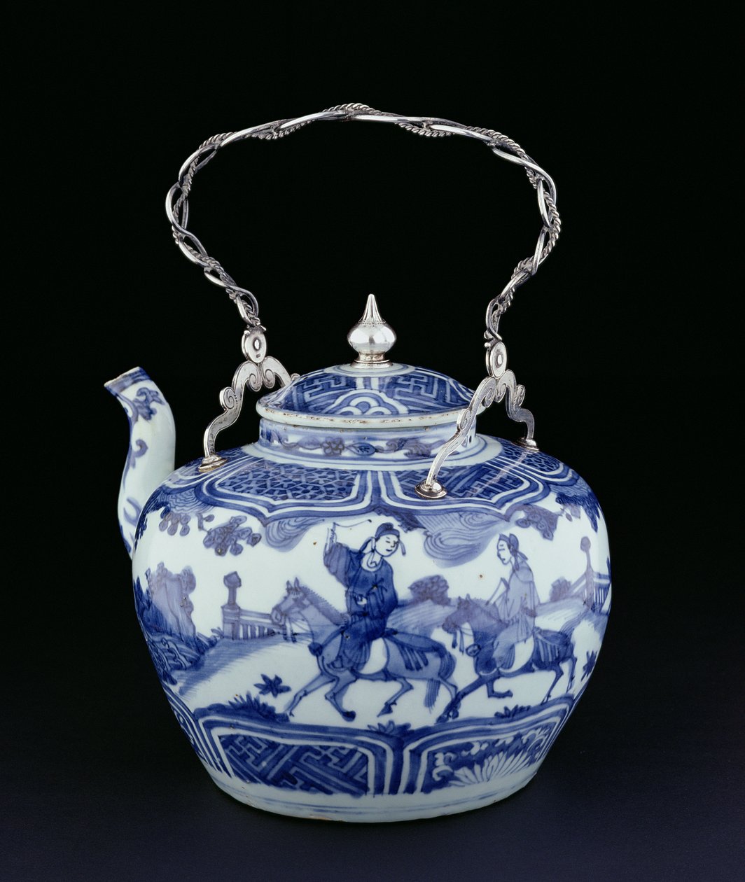 Kiinalainen teekannu eurooppalaisella kahvalla, siirtymäkausi, n. 1640 (posliini hopealla) tekijältä Chinese School