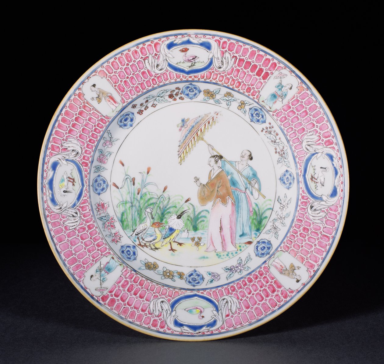 La Dame au Parasolia kuvaava Famille Rosella maalattu lautanen Cornelis Pronkin (1691-1759) Qianlong-kauden (1736-95) n. 1734 mukaan (posliini) tekijältä Chinese School