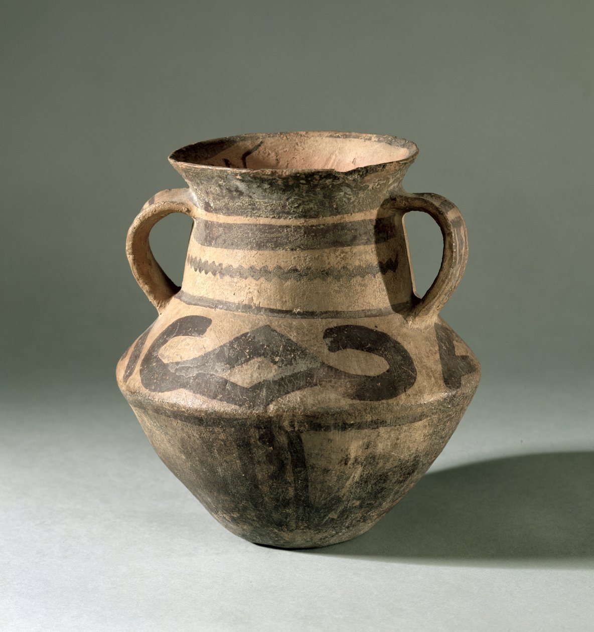 Purkki, Gansun maakunnasta, noin 1300-700 eKr. (savi) tekijältä Chinese School