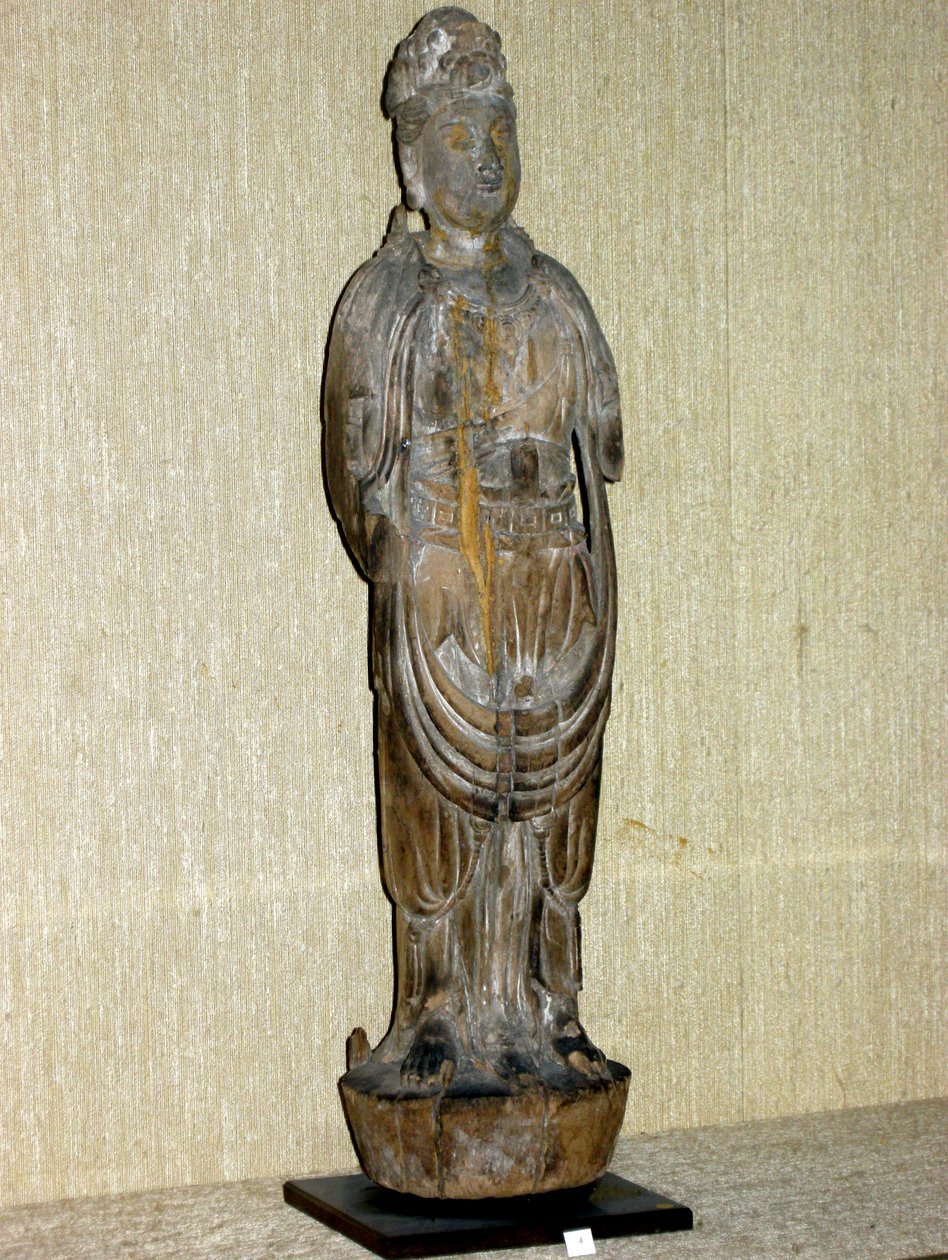 Kouan-yin, myötätunnon bodhisattva, Song-dynastia (960-1276) (maalattu puu) tekijältä Chinese School
