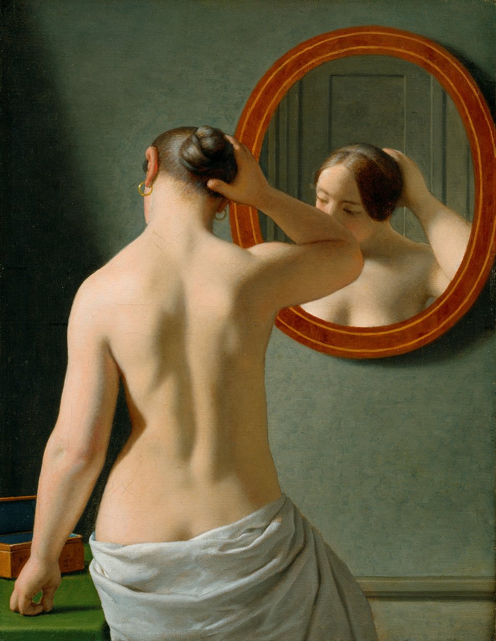 Alaston nainen tekee hiuksiaan peilin edessä tekijältä Christoffer Wilhelm Eckersberg
