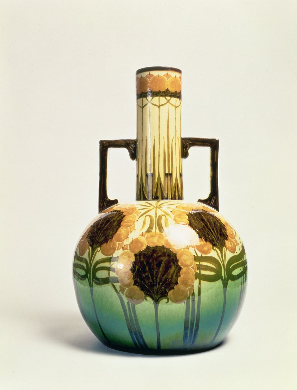 Maljakko, koristeltu Clarissa Ault, n. 1890 tekijältä Christopher Dresser