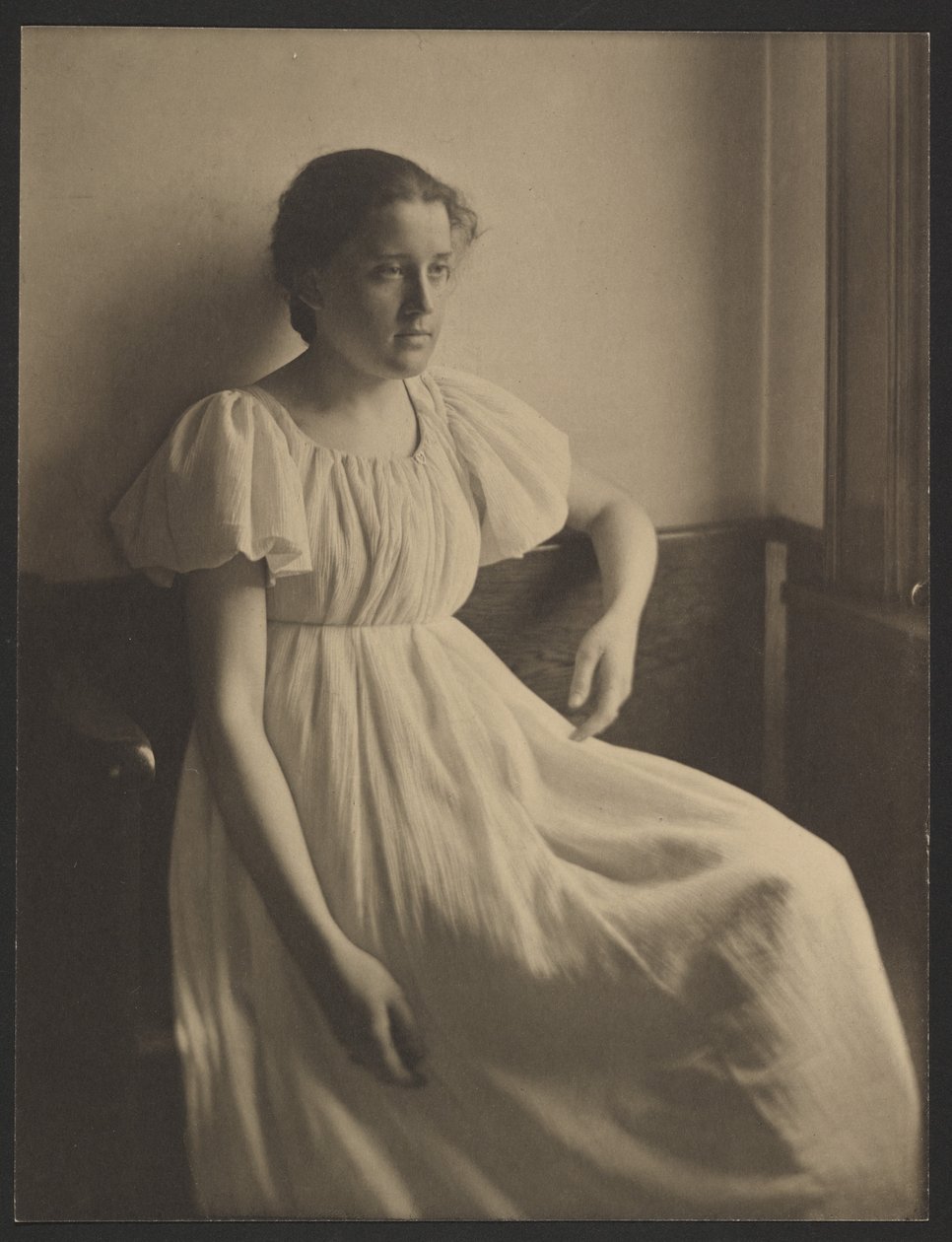 Valkoinen mekko tekijältä Clarence H. White