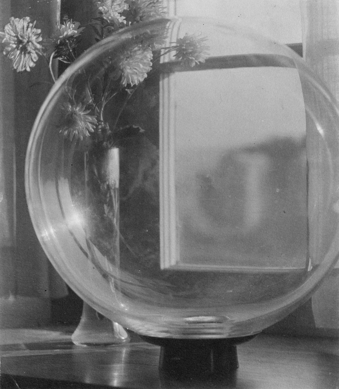 Asetelma, 1907 tekijältä Clarence Henry White