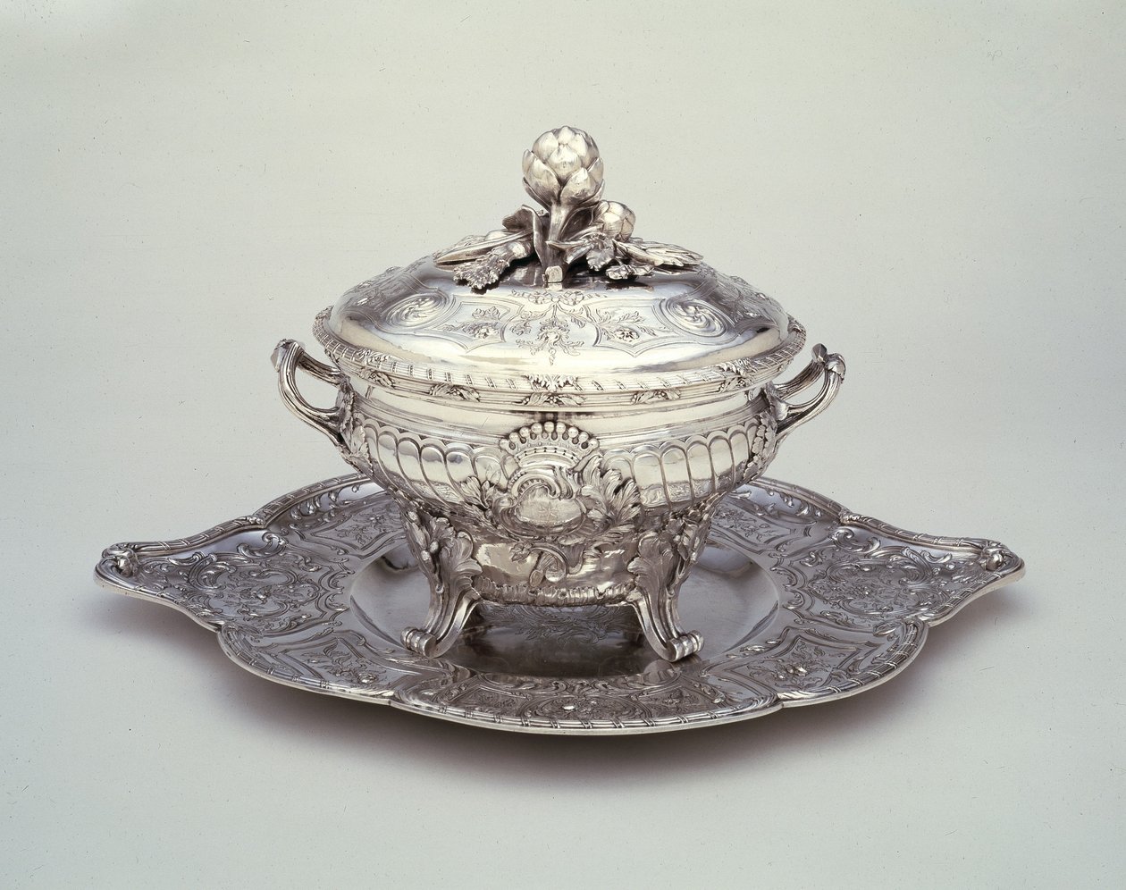 Tureen telineessä tekijältä Claude Hyacinthe Nicolas Souchet