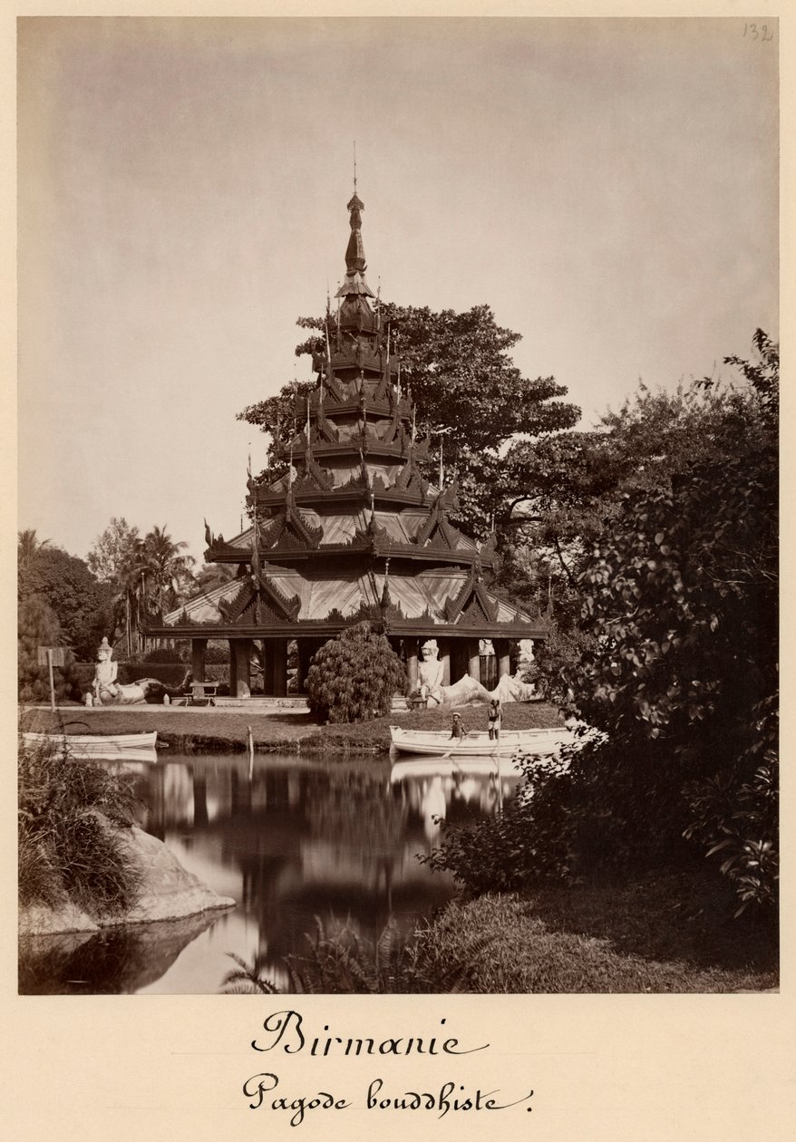 Buddhalainen lepokoti, Moulmein, Burma, noin 1875 (valokuva lasinegatiivista). tekijältä Colin Roderick Murray