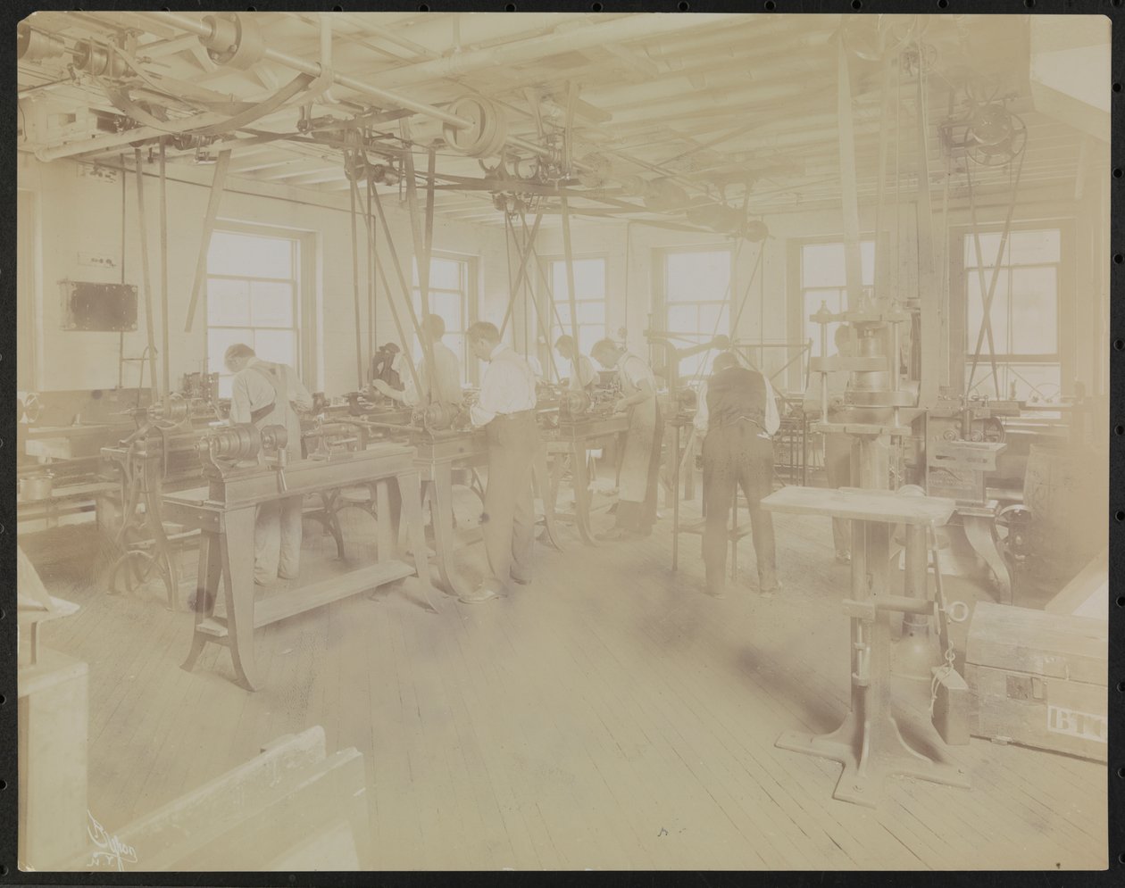 Dressler & Co. Factory, Motion Picture Machines, New York tekijältä Company Byron