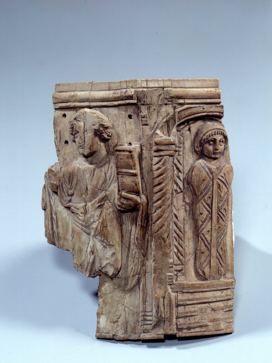 Koptilainen taide: Lasaruksen ylösnousemusta edustava norsunluutaulun fragmentti. 6. vuosisadalla jKr. Pariisi, Louvre-museo tekijältä Coptic Coptic