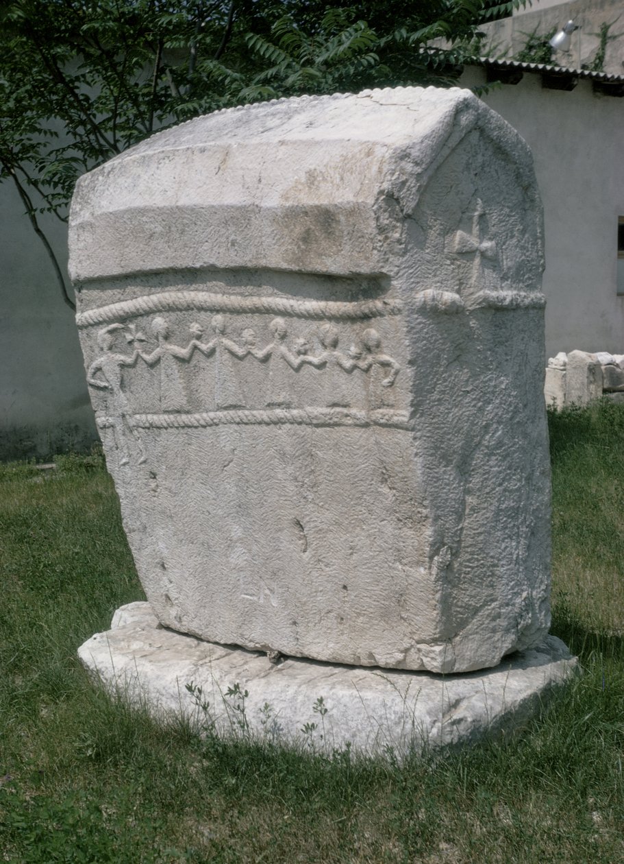 Bogomil hautakivi, 1300-1400 luvut tekijältä Croatian School
