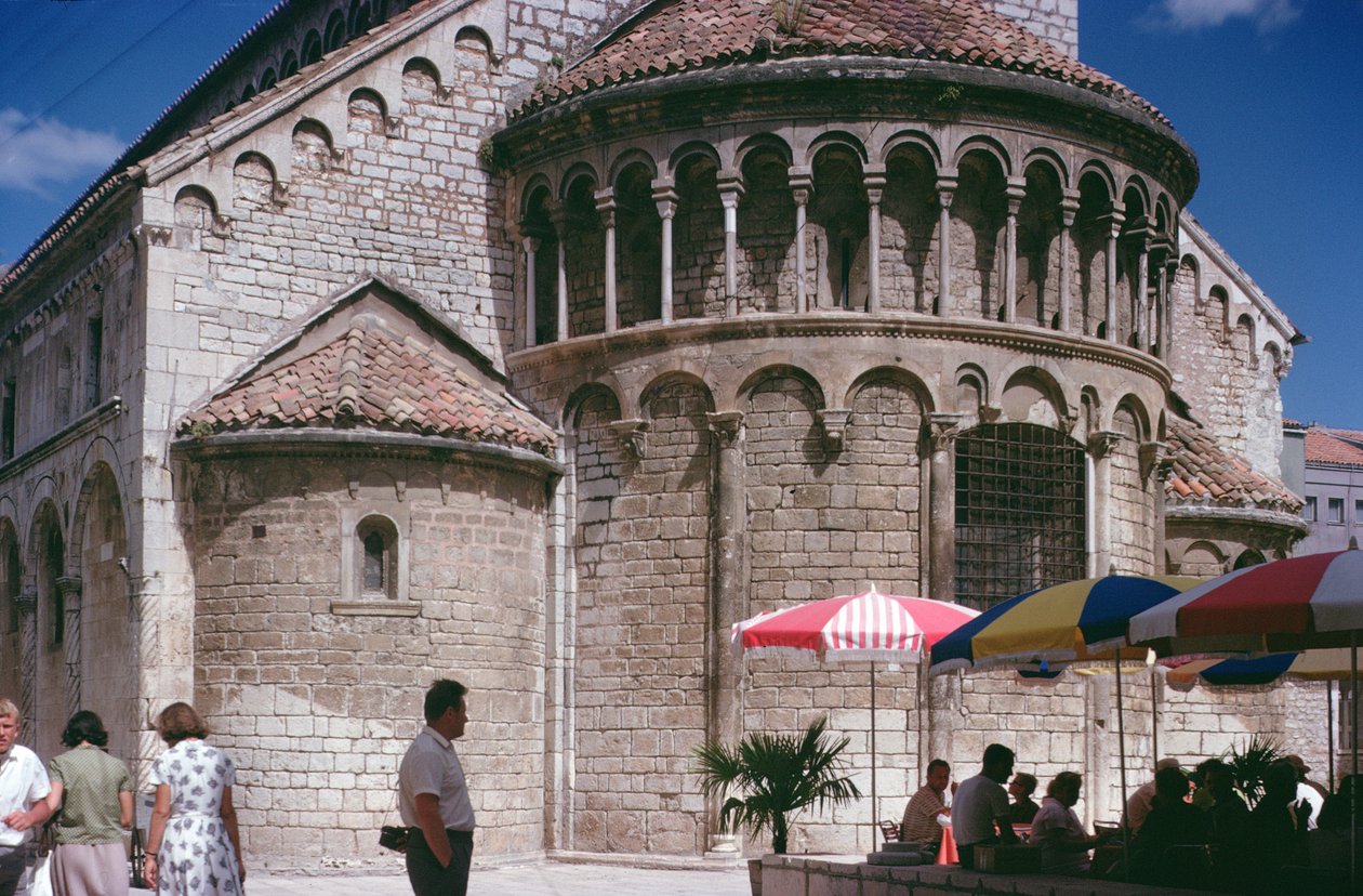 Sveti Krsevanin kirkko, rakennettu vuonna 1175 tekijältä Croatian School