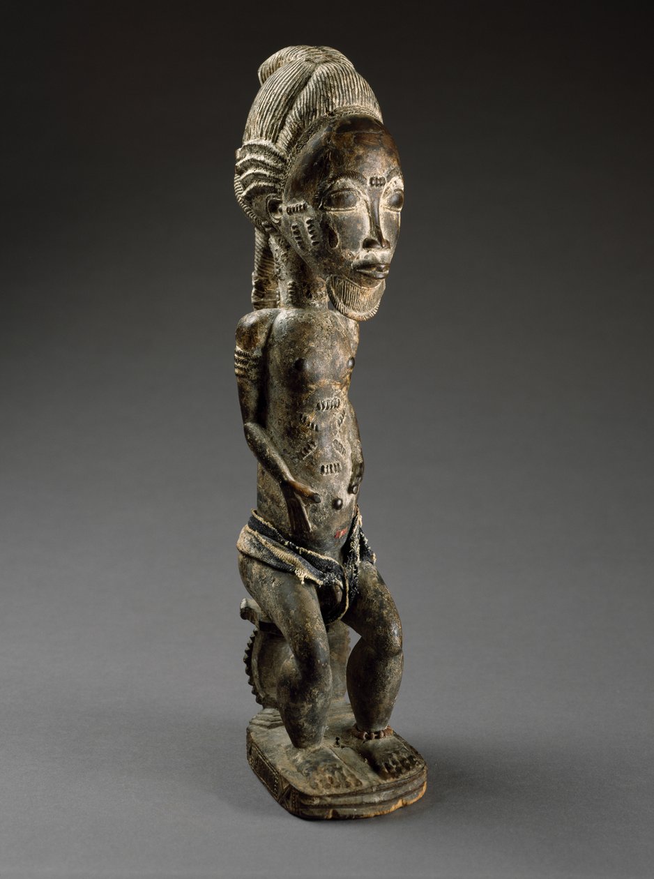 Nature Spirit (asie usu), Norsunluurannikko, 1800-luvun loppu (puu, uhritarvikkeet, puuvillakankaat ja helmet) tekijältä Culture Baule