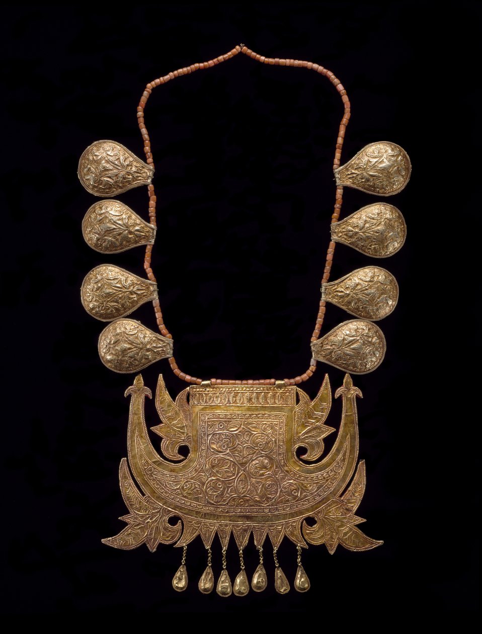 Naisen morsiuskaulakoru, 1800-luvun loppu - 1900-luvun alku (kulta- ja korallihelmiä) tekijältä Culture Minangkabau